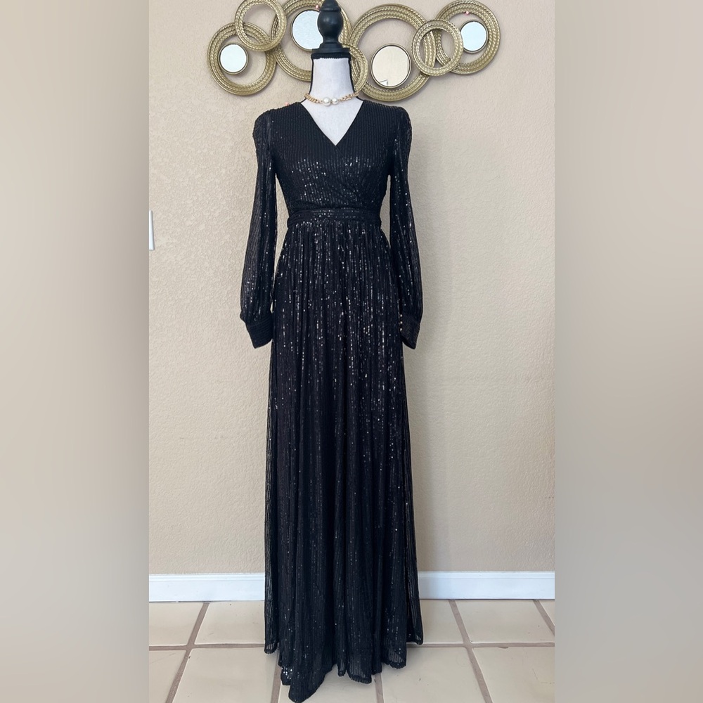 NWOT Elegant Black Sequin Evening dress